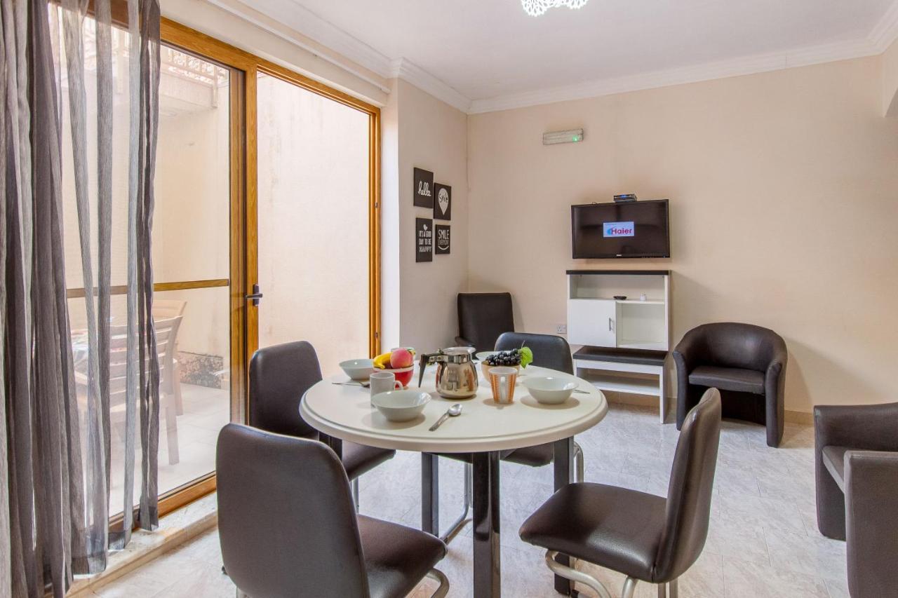 Pool And Sea Merill Apartments - Happy Rentals Mellieħa Exteriör bild